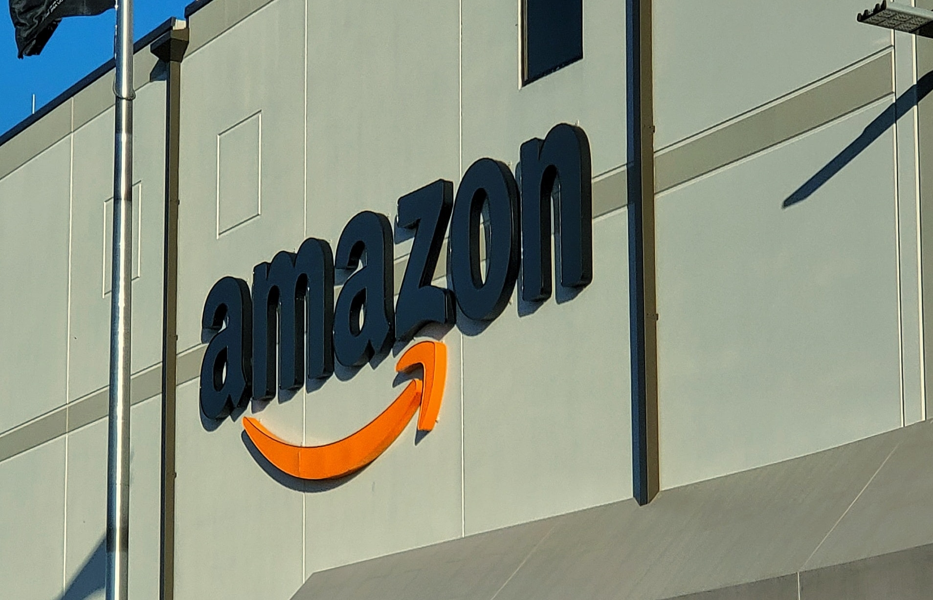 Amazon Job Cuts Due to Economic Uncertainty to Exceed 18k